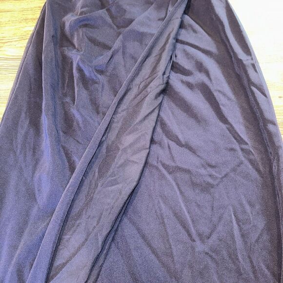 La Femme Navy Blue Off the Shoulder Ruched Lace Trumpet Gown Size 6. $438. 15 - Picture 10 of 11